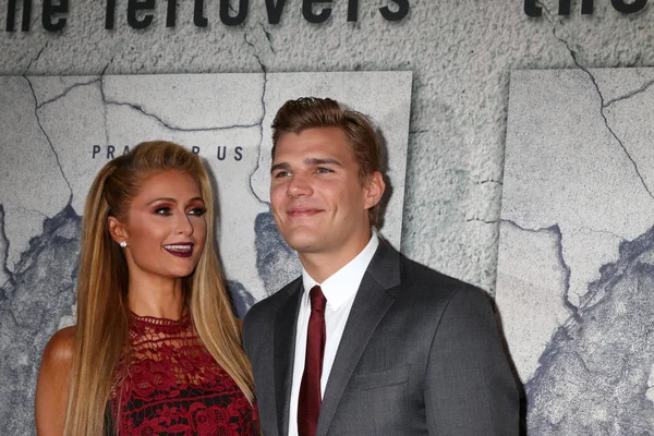 Paris Hilton, Chris Zylka — Stock Photo, Image