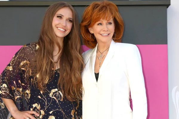 Lauren Daigle and Reba McEntire — Stock Photo, Image