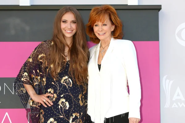 Lauren Daigle and Reba McEntire — Stock Photo, Image