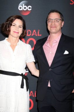 Melissa Merwin ve Joshua Malina