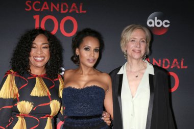 Shonda Rhimes, Kerry Washington ve Betsy bira