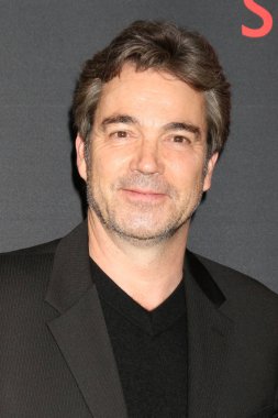 aktör Jon Tenney
