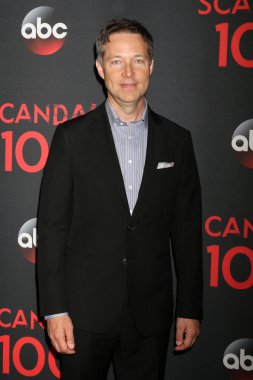 aktör George Newbern