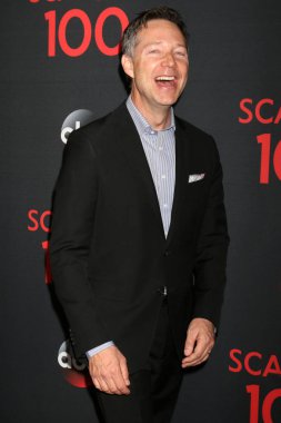 aktör George Newbern