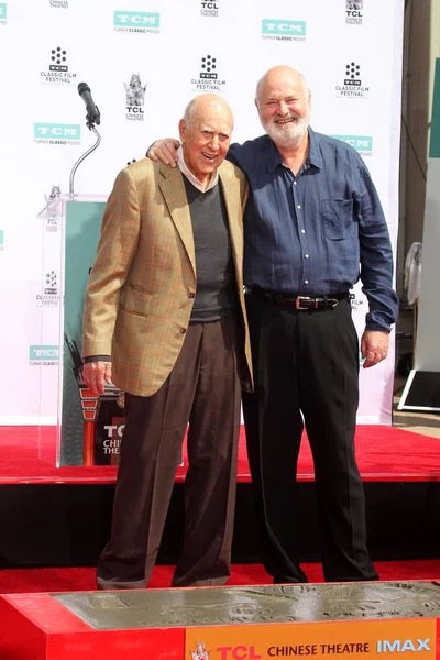 Actors Carl and Rob Reiner — Stock Photo, Image