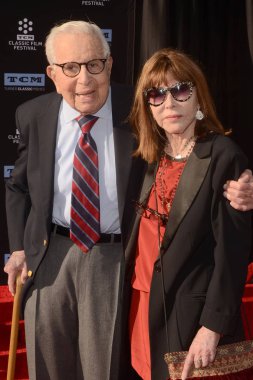Walter Mirisch ve Lee Grant