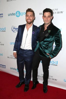 Michael Turchin ve Lance Bass
