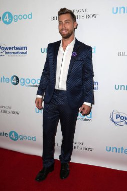 Şarkıcı Lance Bass