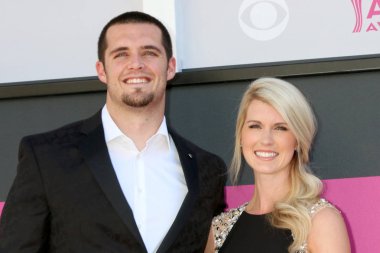 Derek Carr ve Heather Neel
