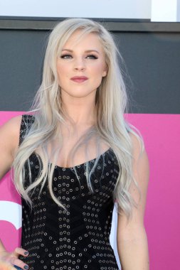 şarkıcı Kayla Adams