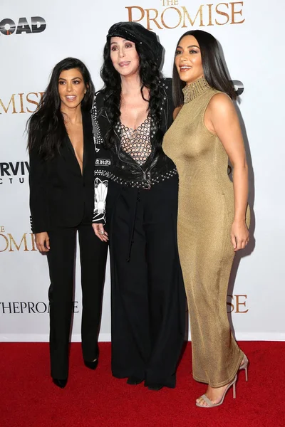 Cher with Kourtney and Kim Kardashian — Stock Photo, Image