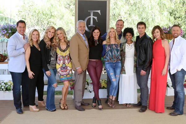 Mark Steines, Kym Douglas, Paige Hemmis, Jennifer Gareis, John McCook, Heather Tom, Katherine Kelly Lang, Matt Iseman, Karla Mosley, Darin Brooks, Bobbie Eakes, Jacob Young — Stock Photo, Image