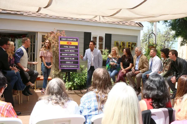 Lawrence Zarian, Paige Hemmis, Kym Douglas, Matt Iseman, modell, märke Steines, Katherine Kelly Lang, Heather Tom, John Mccook, Jacob Young, Karla Mosley, Darin Brooks — Stockfoto