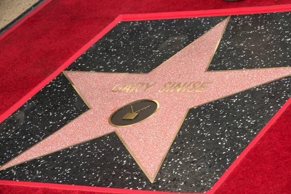 加里 · 辛尼斯荣获好莱坞星光大道上的明星 — 图库照片