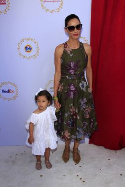 Luna Mae Akoskin, Leonor Varela