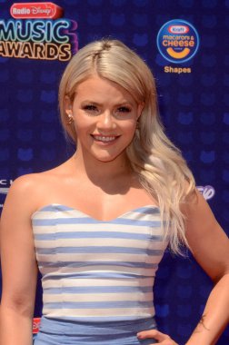 aktris Whitney Carson