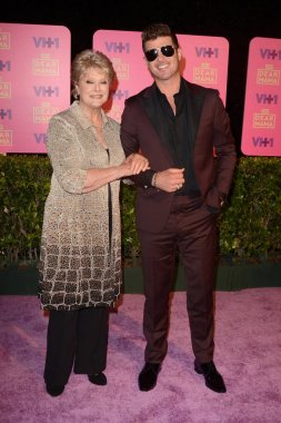  Gloria Loring, Robin Thicke