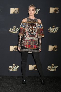 oyuncu Yasemin Sanders