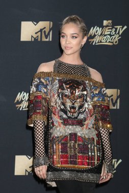 oyuncu Yasemin Sanders