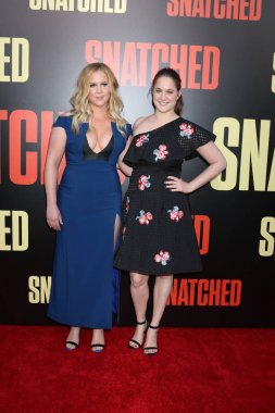  Amy Schumer, Kim Caramele