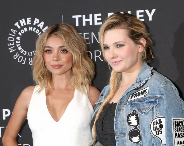 Sarah Hyland, Abigail Breslin — Stock Photo, Image