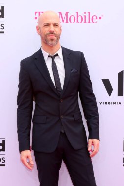 şarkıcı Chris Daughtry