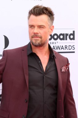 aktör Julia Michaels