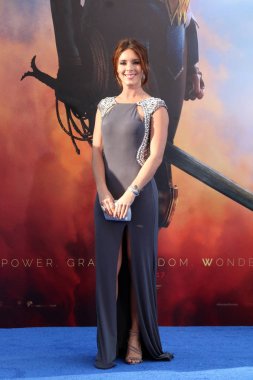 aktris Amy Pemberton