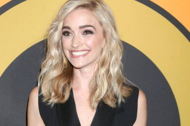 aktris Brianne Howey 