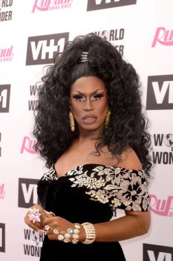 Shea Coulee Rupauls Drag yarışında Sezon Finali 9 kayıt 