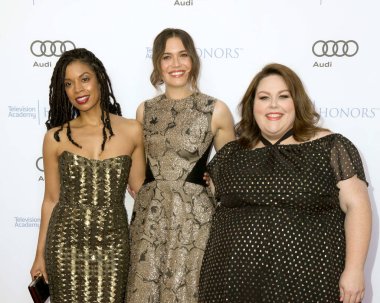 Susan Kelechi Watson, Mandy Moore, Chrissy Metz
