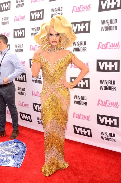 Cynthia Lee Fontaine at the RuPauls Drag Race Season 9 Finale Taping — Stock Photo, Image