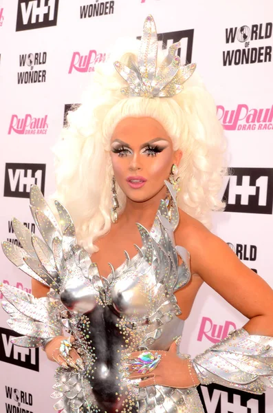 Farrah kreunen bij het Rupauls Drag Race seizoen 9 Finale Taping — Stockfoto