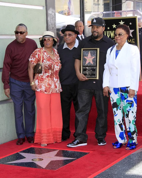 Brother, Sister, Hosea Jackson, O'Shea Jackson aka Ice Cube, Doris Benjamin — Stock Photo, Image