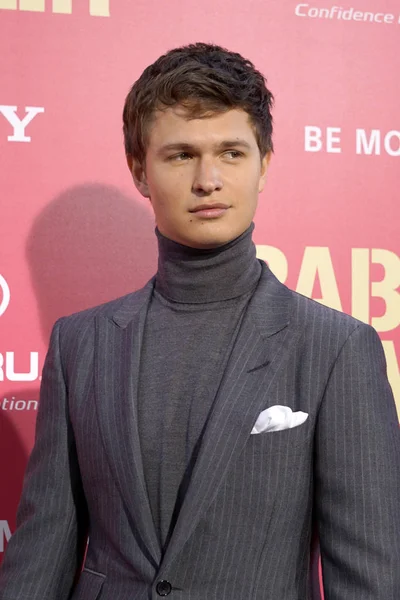 Acteur Ansel Elgort — Photo