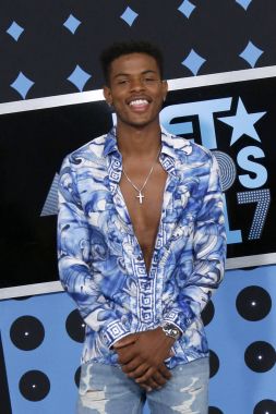 şarkıcı Trevor Jackson