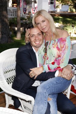 Dominique Zoida, Katherine Kelly Lang 