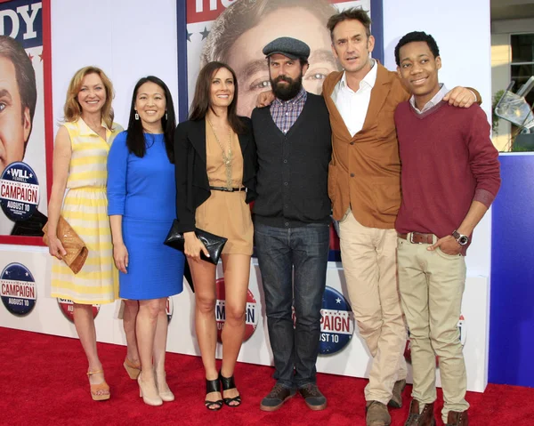 Julie vit, Suzy Nakamura, Laura Benanti, Brett Gelman, Seth Morris, James Tyler — Stockfoto