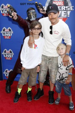 Star-Rab, Clayne Crawford, oğulları