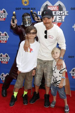 Star-Rab, Clayne Crawford, oğulları