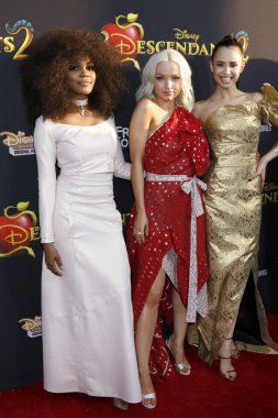 Çin Anne Mcclain, güvercin Cameron, Sofia Carson