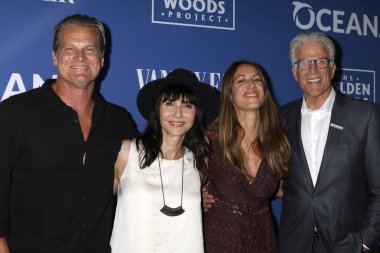 Brian Van Holt, Mary Steenburgen, konuk, Ted Danson