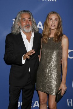 Mitch Glazer, Kelly Lynch