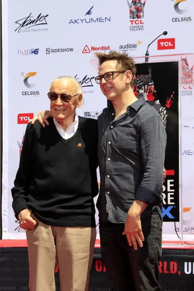 Stan Lee, James Gunn — Foto de Stock