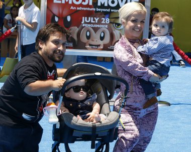 Joe Gnoffo, Penelope Charlevoix Gnoffo, Terra Jole ve Grayson Gnoffo