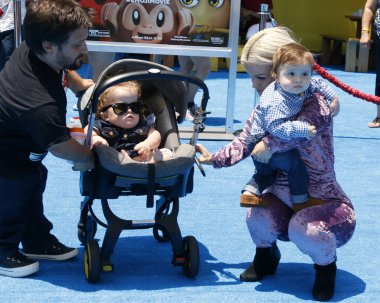 Joe Gnoffo, Penelope Charlevoix Gnoffo, Terra Jole ve Grayson Gnoffo