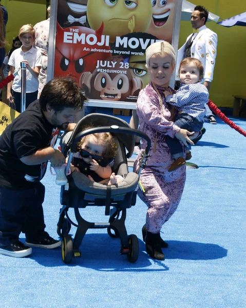 Joe Gnoffo, Penelope Charlevoix Gnoffo, Terra Jole ve Grayson Gnoffo
