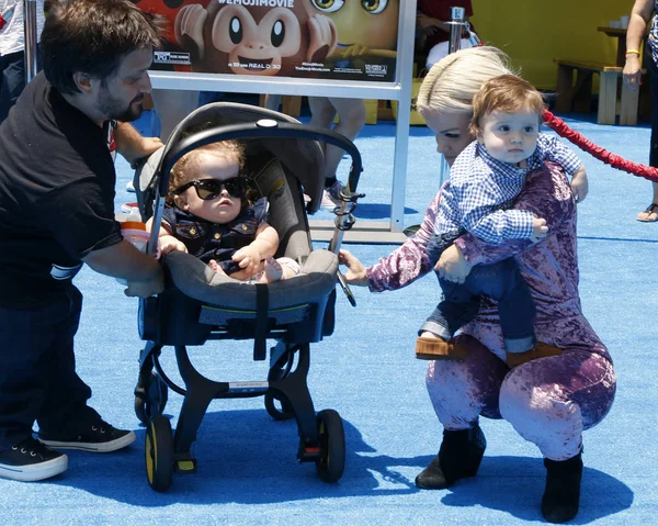 Joe Gnoffo, Penelope Charlevoix Gnoffo, Terra Jole ve Grayson Gnoffo