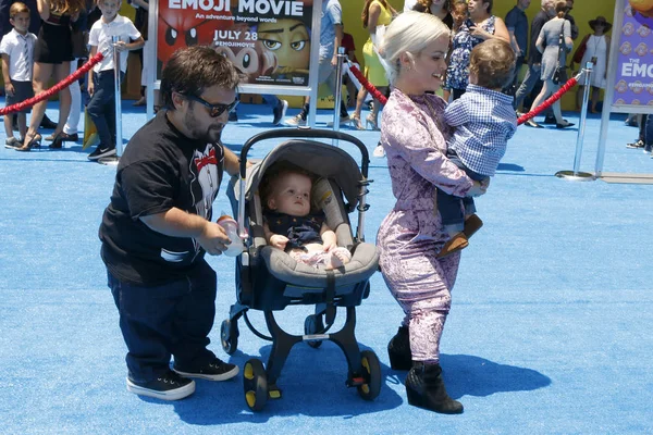 Joe Gnoffo, Penelope Charlevoix Gnoffo, Terra Jole en Grayson Gnoffo — Stockfoto