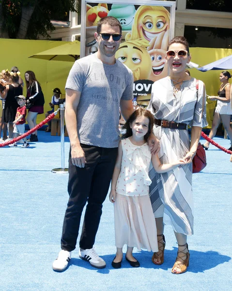 Max Greenfield, Lilly Greenfield, Tess Sanchez